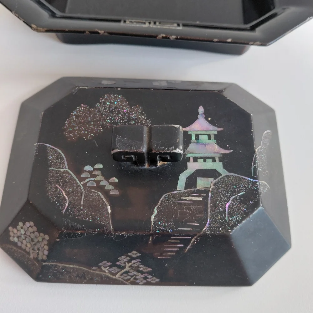 MC Maruni Japan Sigarette Box Trinket Box Lacquered Metal Mother of pearl raden